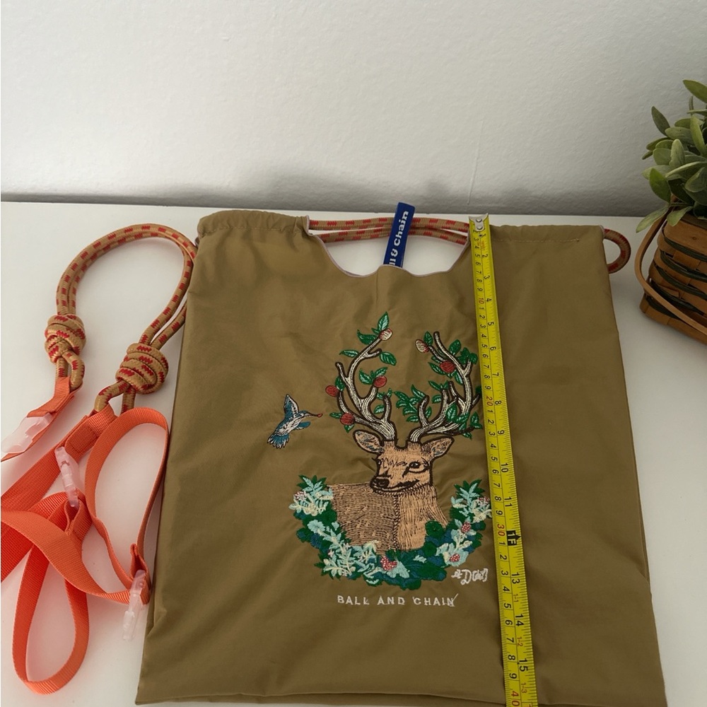 Embroidered Brown Tote Bag with Floral Design - Picture 2 of 6